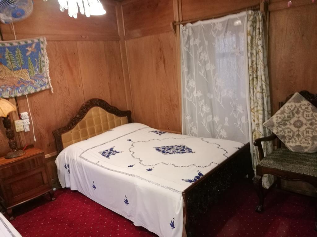 House Boat Hardy Palace Srīnagar Zewnętrze zdjęcie