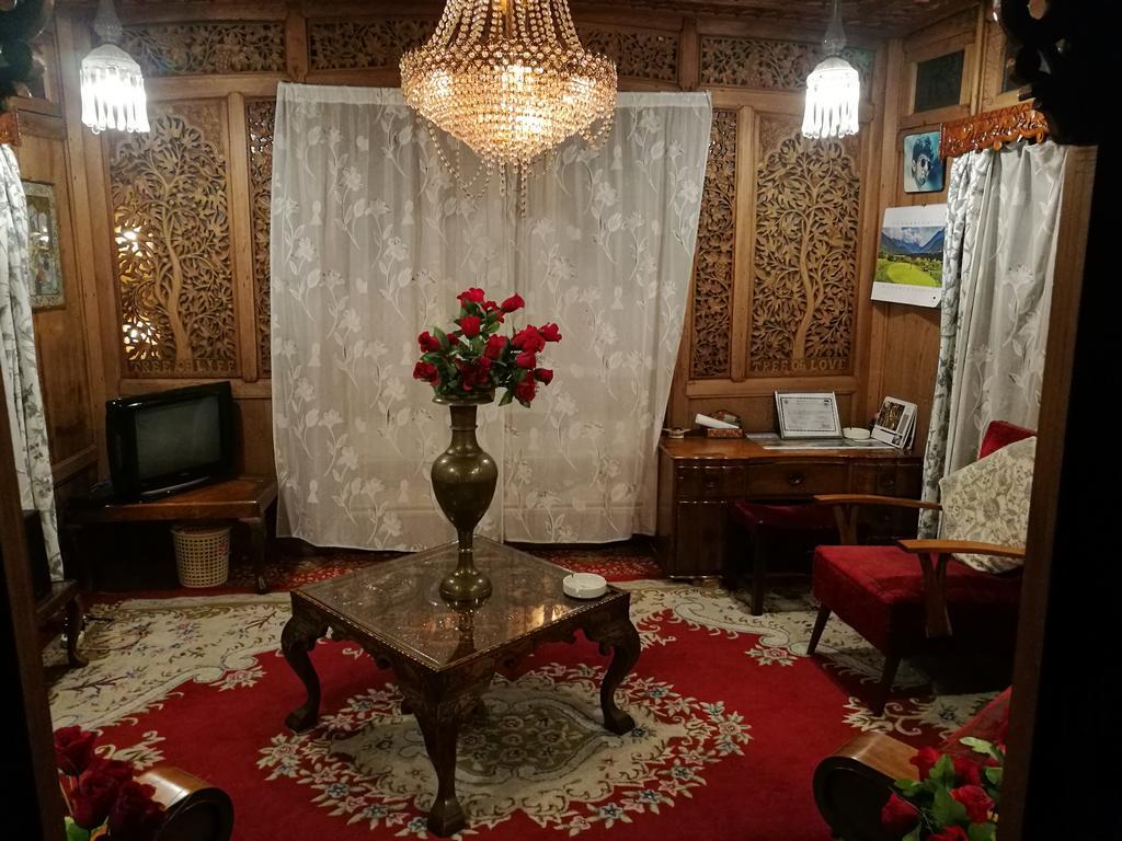 House Boat Hardy Palace Srīnagar Zewnętrze zdjęcie
