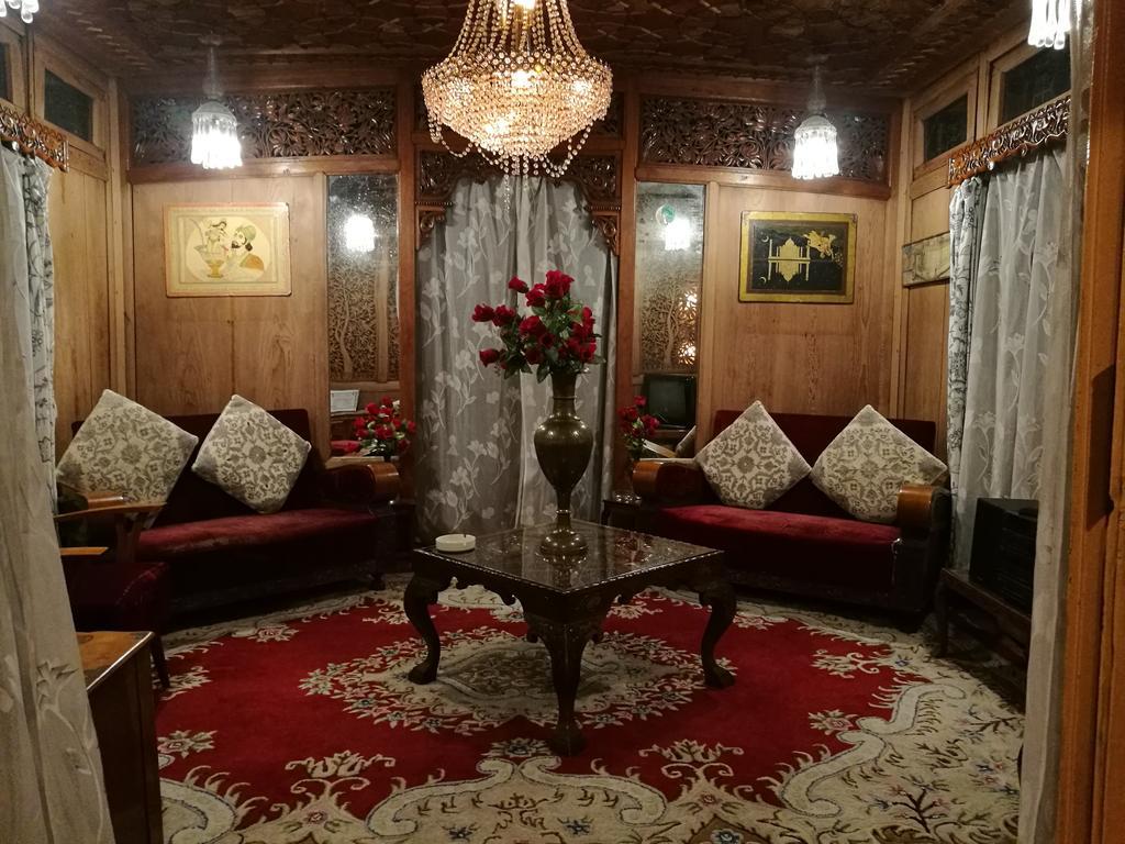 House Boat Hardy Palace Srīnagar Zewnętrze zdjęcie