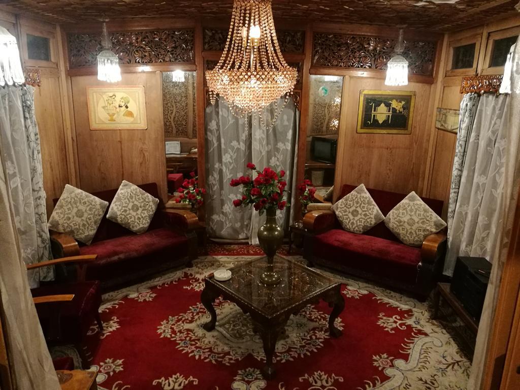 House Boat Hardy Palace Srīnagar Zewnętrze zdjęcie
